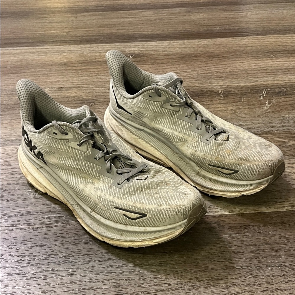 Hoka Men's Clifton 9 size 12